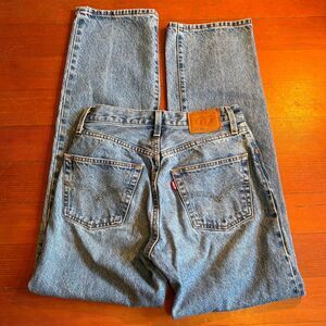 Womens Levi's 501 Jeans - Mid-Rise, Straight Leg with Button Fly 24x32